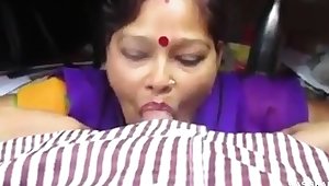 Desi aunty telling blowjob added to deepthroat drank cum